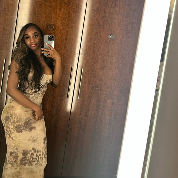 Meet your Posher, Ilani - Picture 1 of 1